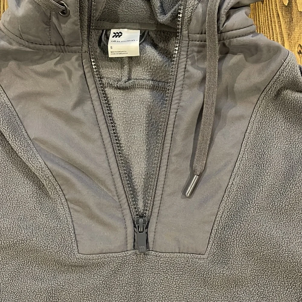 Fleece Pullover Sweatshirt 1/2 Zip Gray Small S - Barely Worn!! - Picture 4 of 7